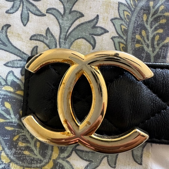 CHANEL Black and Gold Belt with Iconic CC Logo - Picture 2 of 6